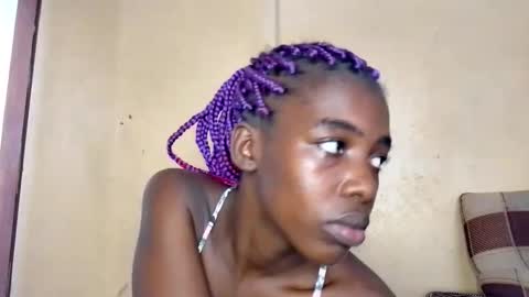 Snapshot of prettyzuzu chatting on 11/29/25, 09:56 prettyzuzu online show from 11/29/25, 09:56