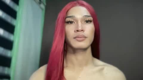 Snapshot of pricelessbeautyxxx chatting on 12/17/25, 08:42 TINA online show from 12/17/25, 08:42