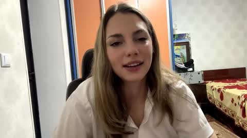 Amelia online show from 11/12/25, 08:08