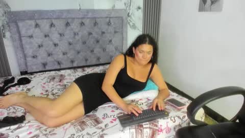 Snapshot of prim_rosse chatting on 06/08/26, 05:35 Prim Rosse online show from 06/08/26, 05:35