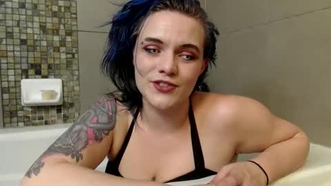 Snapshot of primaldelilah chatting on 12/08/24, 04:46 PrimalDelilah online show from 12/08/24, 04:46