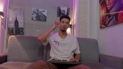 prince_arthur77 online show from 12/29/24, 02:49