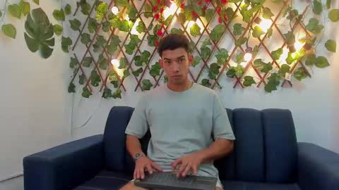 prince_arthur77 online show from 01/05/25, 06:56