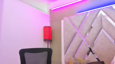 prince_arthur77 online show from 01/08/25, 12:58