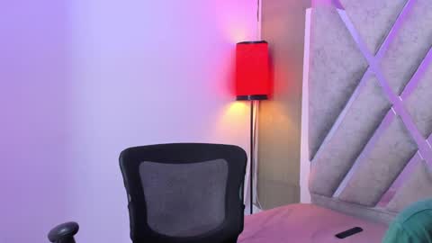 prince_arthur77 online show from 09/17/25, 01:02