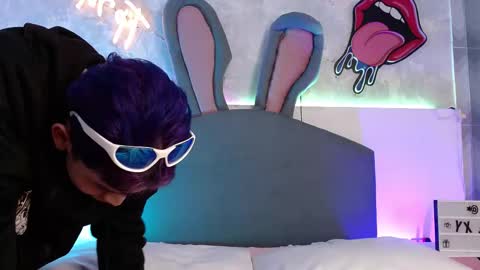 Snapshot of princeapolo_anki chatting on 11/25/25, 08:42 Prince online show from 11/25/25, 08:42