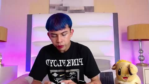 Snapshot of princeapolo_anki chatting on 11/27/25, 08:11 Prince online show from 11/27/25, 08:11