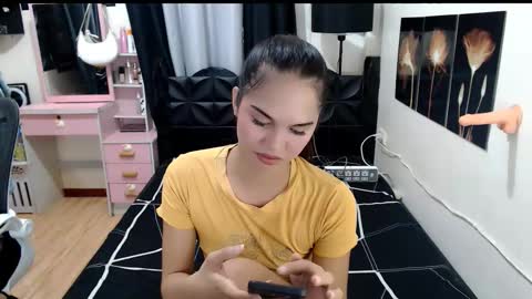 Snapshot of princess_018 chatting on 10/26/25, 05:02 Shane online show from 10/26/25, 05:02