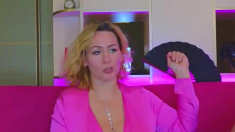 Kira and Paul online show from 11/11/25, 04:51