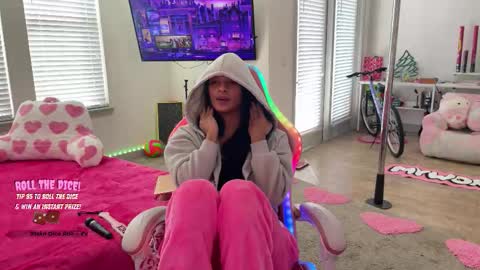 Snapshot of princess_cece chatting on 11/07/25, 07:58 Cece NEXT LIVESTREAM -- DEC. 4th 7 PM CST online show from 11/07/25, 07:58