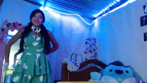 Snapshot of princess_elia chatting on 10/15/25, 11:05  Elia  online show from 10/15/25, 11:05