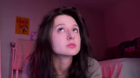 Snapshot of princess_euphoria chatting on 11/11/25, 04:07 Kristina online show from 11/11/25, 04:07