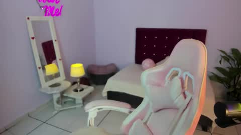 Snapshot of princess_foxxxy1 chatting on 09/21/25, 08:43 Paula Princess online show from 09/21/25, 08:43