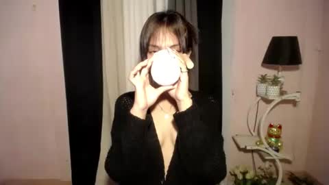Snapshot of princess_luxe chatting on 05/06/26, 07:13 Cutie Princess online show from 05/06/26, 07:13