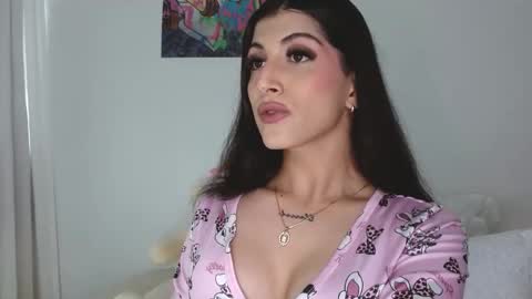 Snapshot of princess_ofyourdreams chatting on 12/05/25, 01:52 Sophie online show from 12/05/25, 01:52