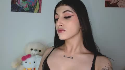 Snapshot of princess_ofyourdreams chatting on 03/09/26, 04:38 Sophie online show from 03/09/26, 04:38