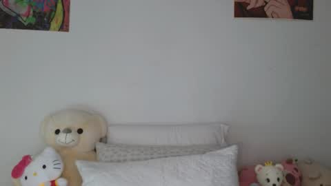 Snapshot of princess_ofyourdreams chatting on 03/16/26, 06:23 Sophie online show from 03/16/26, 06:23