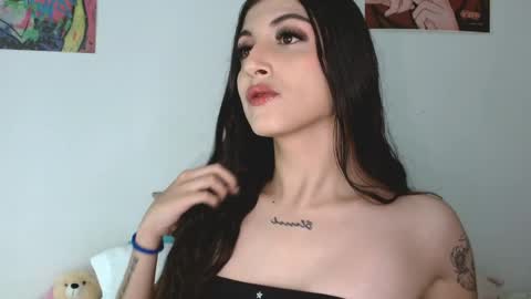 Snapshot of princess_ofyourdreams chatting on 04/03/26, 11:19 Sophie online show from 04/03/26, 11:19