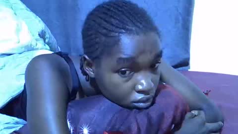 princess_scovia online show from 11/25/25, 04:01