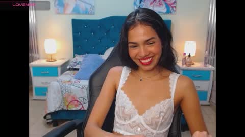 princess_skinny18 online show from 04/01/26, 09:34
