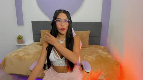 Snapshot of princess_skinny_ chatting on 04/16/26, 03:07 Mia online show from 04/16/26, 03:07