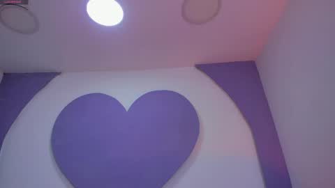 Snapshot of princess_skinny_ chatting on 04/26/26, 08:34 Mia online show from 04/26/26, 08:34