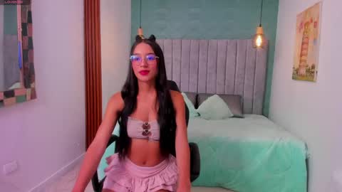 Snapshot of princess_skinny_ chatting on 05/11/26, 02:28 Mia online show from 05/11/26, 02:28