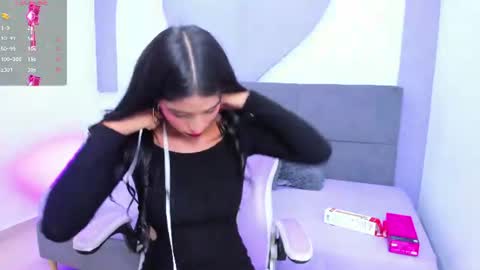 Mia online show from 07/27/26, 02:18