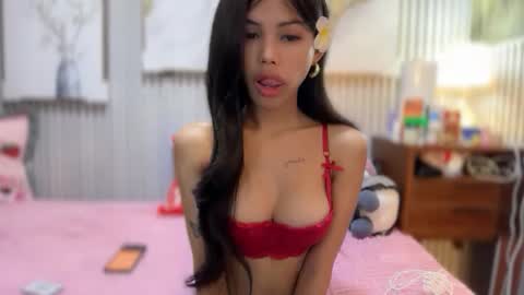 Snapshot of princess_stellaxx chatting on 10/20/25, 03:18 Estela online show from 10/20/25, 03:18