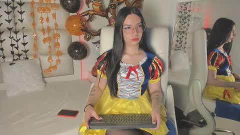 Snapshot of princess_tokyo_ chatting on 10/14/25, 04:57 princess_tokyo_ online show from 10/14/25, 04:57
