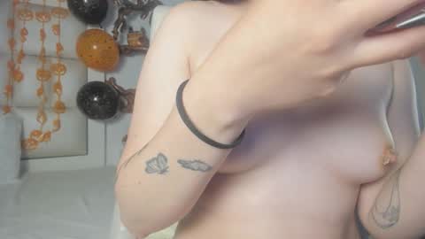 Snapshot of princess_tokyo_ chatting on 10/15/25, 10:37 princess_tokyo_ online show from 10/15/25, 10:37