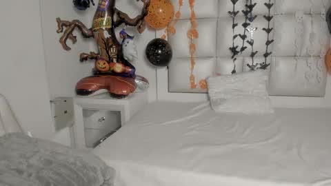 Snapshot of princess_tokyo_ chatting on 10/27/25, 03:32 princess_tokyo_ online show from 10/27/25, 03:32