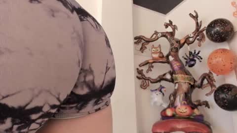 Snapshot of princess_tokyo_ chatting on 10/30/25, 04:47 princess_tokyo_ online show from 10/30/25, 04:47