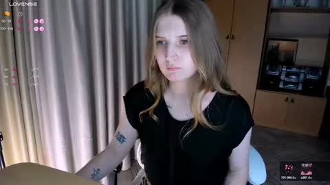 princessaalicc online show from 10/13/25, 03:01