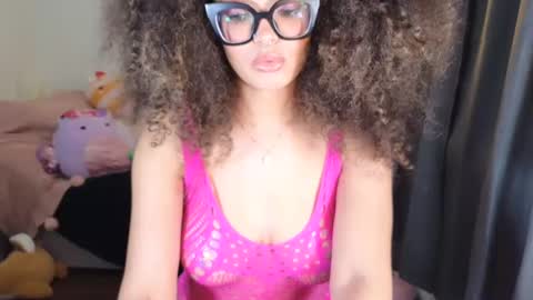 Snapshot of princessamberrrxo chatting on 12/06/24, 04:06 Amber online show from 12/06/24, 04:06
