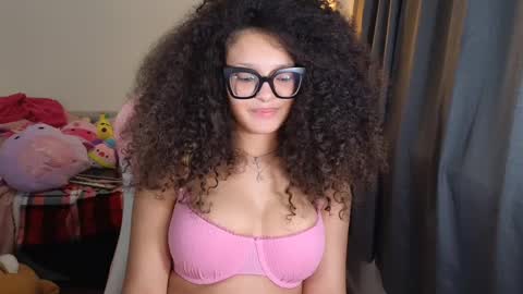 Snapshot of princessamberrrxo chatting on 02/19/25, 04:22 Amber online show from 02/19/25, 04:22
