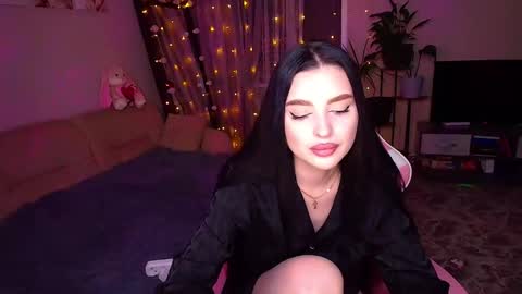 princessamira1 online show from 11/28/25, 04:31