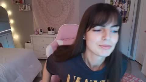 Snapshot of princesselysia99 chatting on 10/08/25, 04:15 Princess Elysia online show from 10/08/25, 04:15