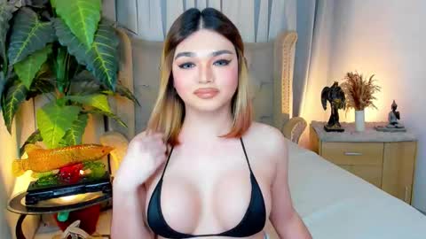 Snapshot of princesshugecumontop chatting on 11/26/25, 12:06 PrincessDONT FORGET TO FOLLOW ME online show from 11/26/25, 12:06