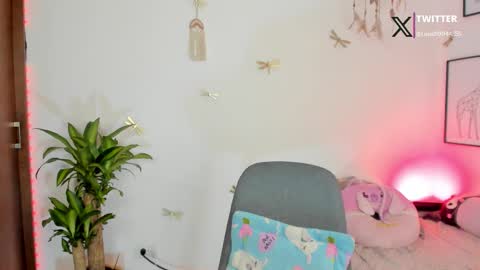 princessluna_14 online show from 02/05/26, 09:41
