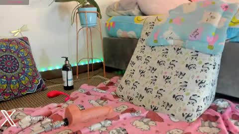 princessluna_14 online show from 04/28/26, 02:27