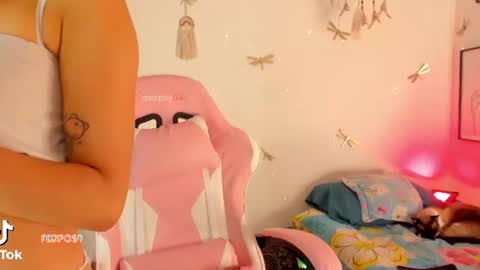 princessluna_14 online show from 07/11/26, 09:38