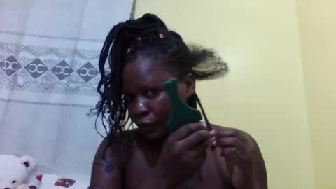 Snapshot of princessmiles2 chatting on 06/30/26, 03:24 phelly online show from 06/30/26, 03:24