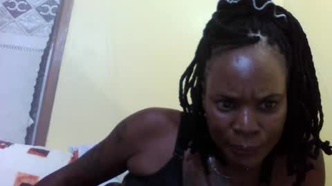Snapshot of princessmiles2 chatting on 07/05/26, 02:29 phelly online show from 07/05/26, 02:29