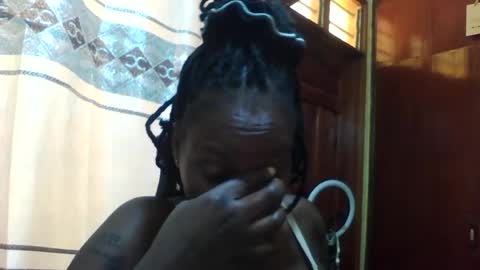 Snapshot of princessmiles2 chatting on 07/22/26, 08:39 phelly online show from 07/22/26, 08:39