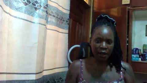 Snapshot of princessmiles2 chatting on 07/26/26, 07:48 phelly online show from 07/26/26, 07:48