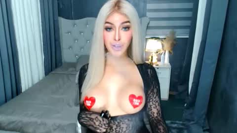 Love online show from 10/25/25, 09:28