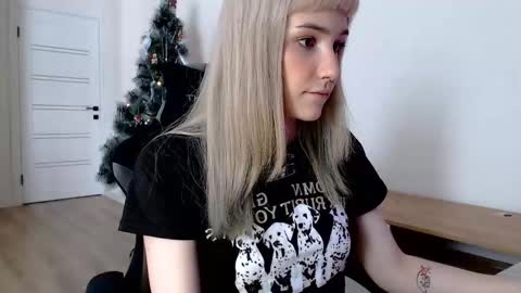 18 y.o online show from 02/18/25, 11:33