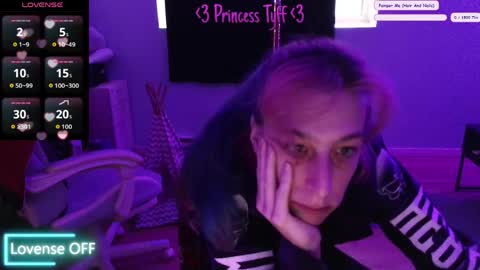 Snapshot of princesstyff chatting on 04/13/26, 12:10 Tyff et Blast online show from 04/13/26, 12:10