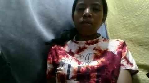 Snapshot of prisca880319 chatting on 04/24/26, 07:27 prisca880319 online show from 04/24/26, 07:27